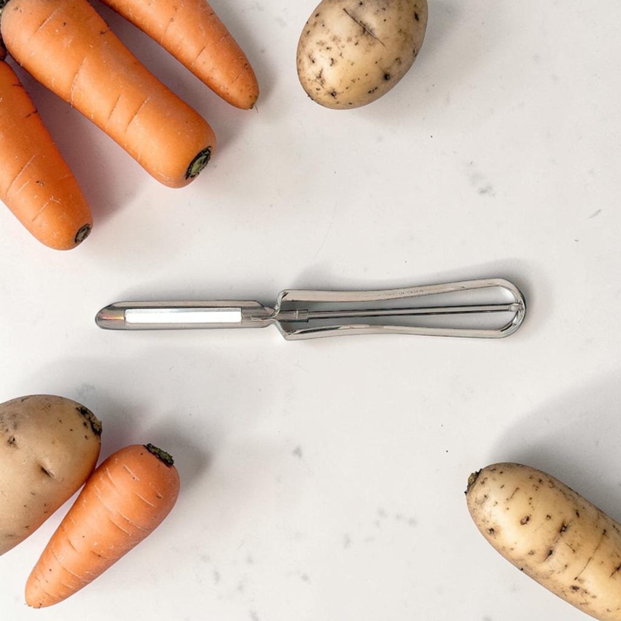 Stainless Steel Swivel Blade Vegetable Peeler with Ergonomic Grip, Kitchen Tool