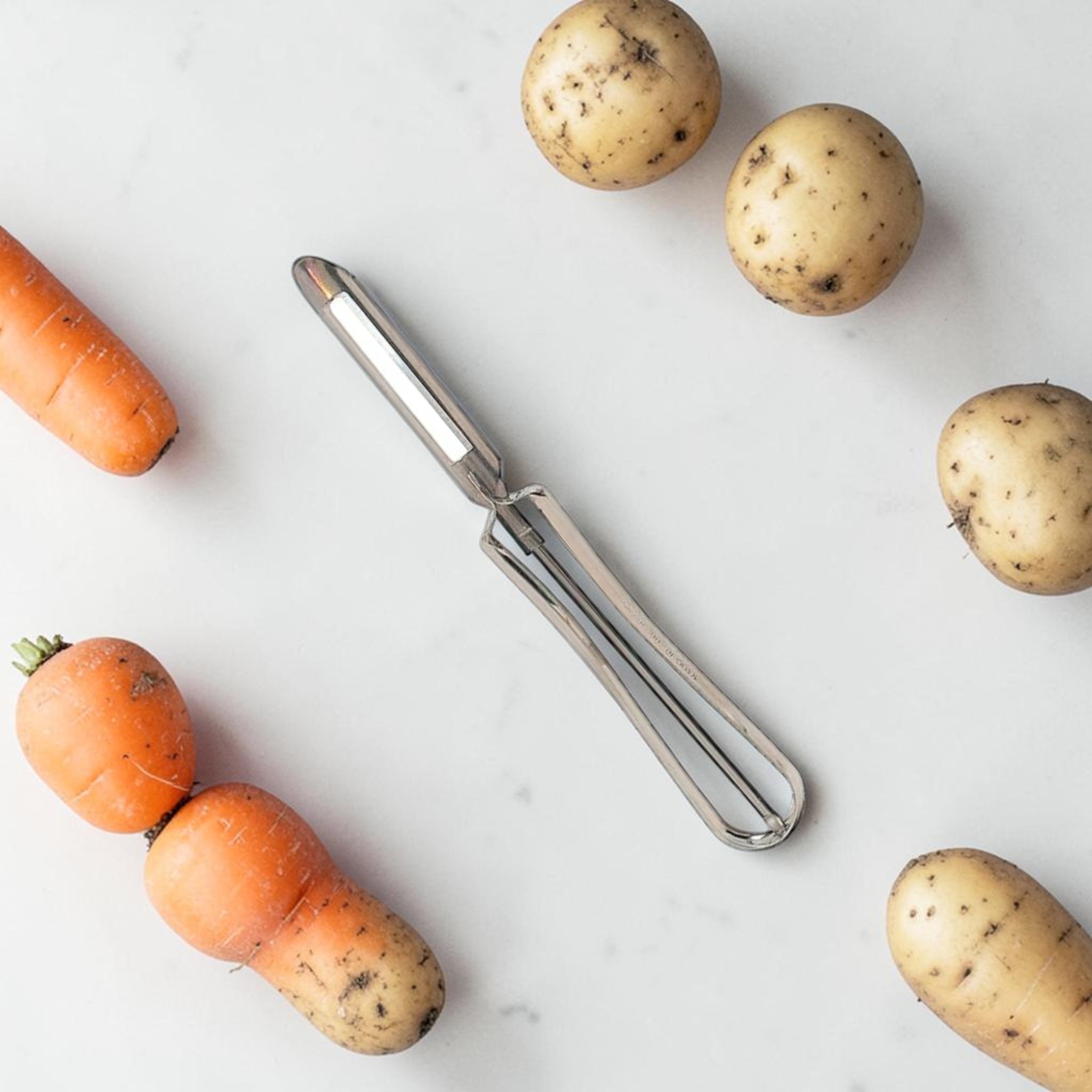 Stainless Steel Swivel Blade Vegetable Peeler with Ergonomic Grip, Kitchen Tool